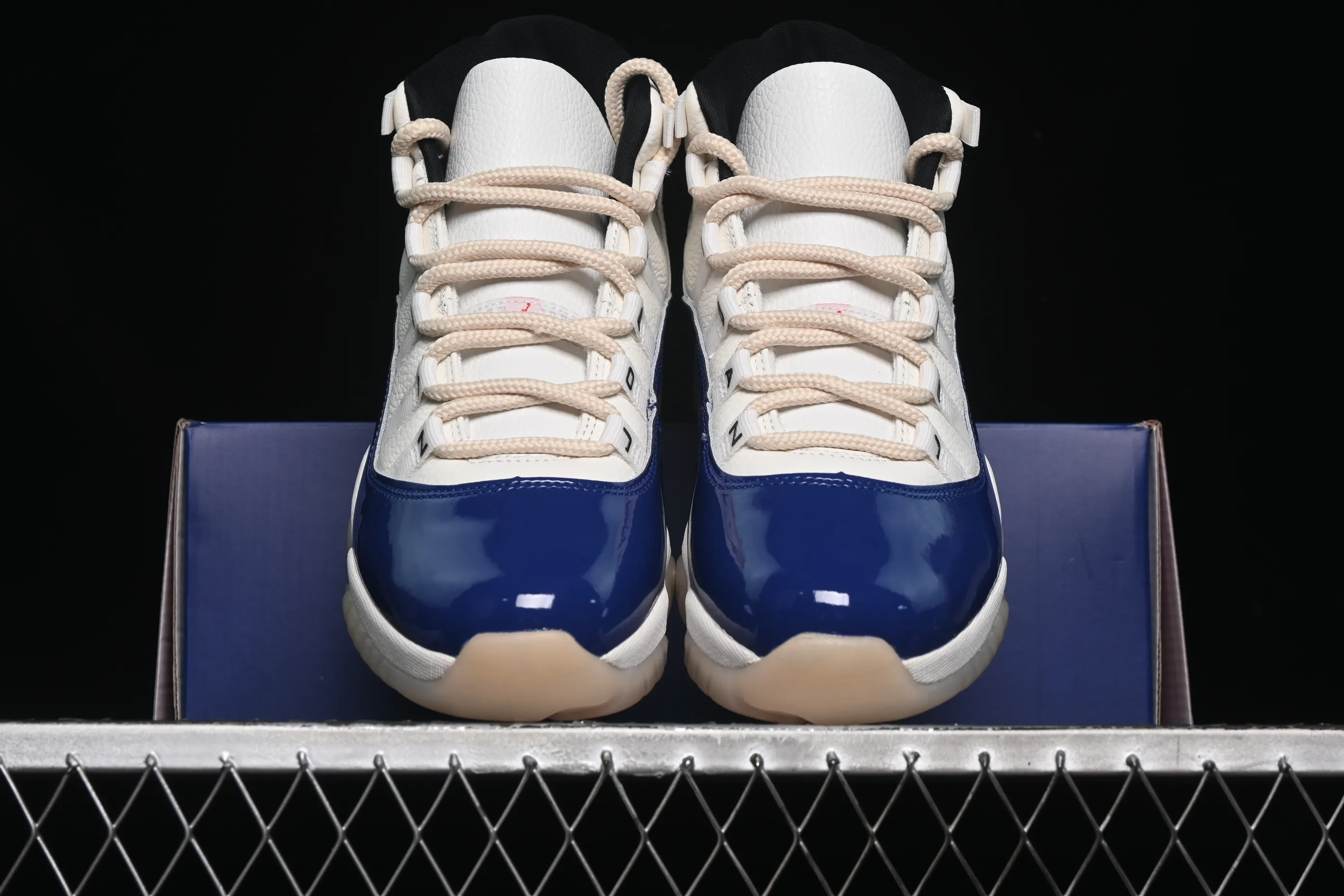 All Categories Air Jordan Jordan Series Basketball Shoes Air Jordan 11 Air Jordan 11 Retro "Rare Air" AJ11 Joe 11 Royal Blue Real Standard Real Carbon High Top Basketball Shoes IH0296-400